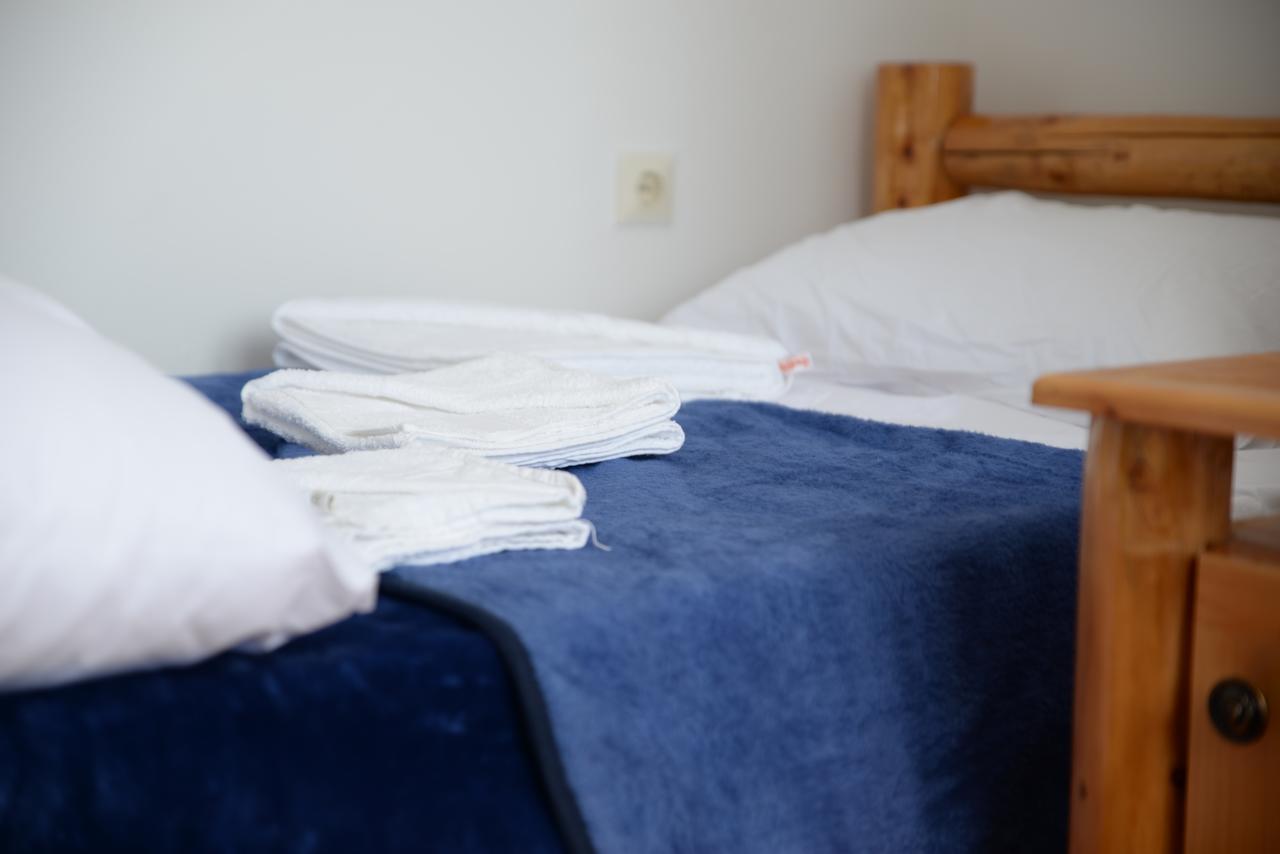 Motel Nacionalni Restoran Ognjiste Koruge Ngoại thất bức ảnh